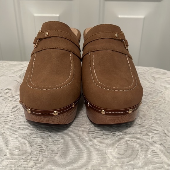 Atalina Moccasins 3 .5 “ Woman’s. - Picture 3 of 7